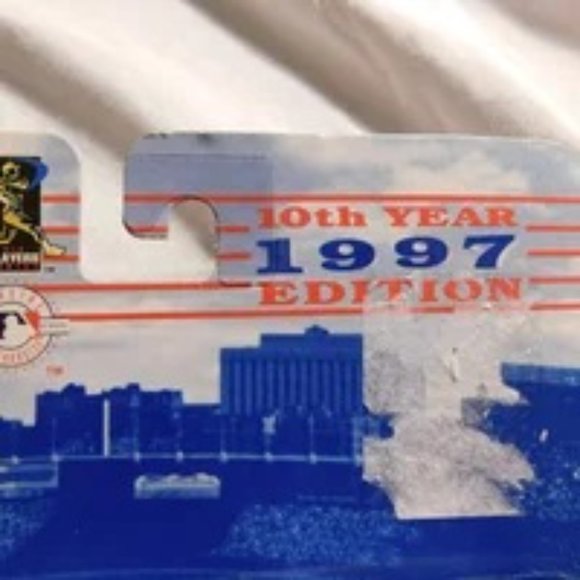 Johnny Damon Royals Starting Lineup Action Figure 1997 Vintage - Picture 6 of 6